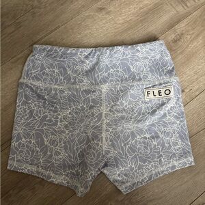 Fleo Wildest Flower Shorts (Power High Rise) - Size Small Women